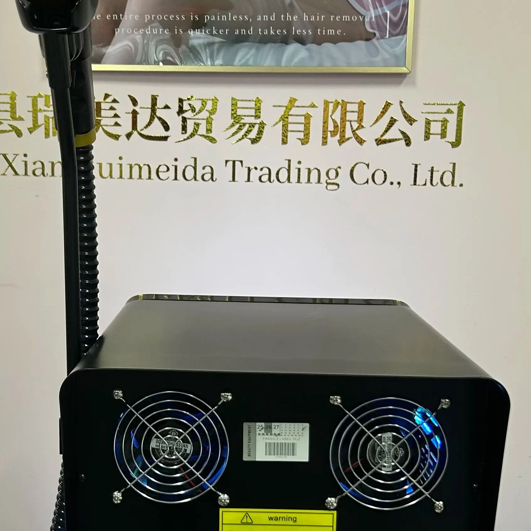 

Профессиональная система для лазерной эпиляции с тройной длиной волны (александритовый диодный лазер) Ice Titanium 10Bars