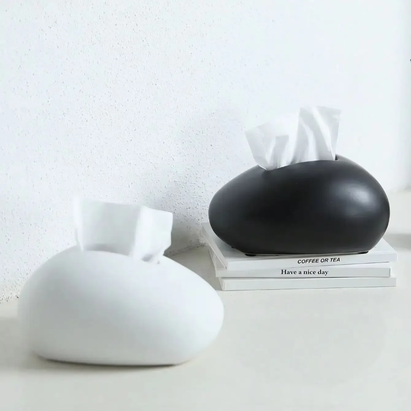 

Modern Ceramic Tissue Box Minimalist Paper Towel Holder Box Creative Home Decor Tissue Box for Living Room Coffee Table Ornament