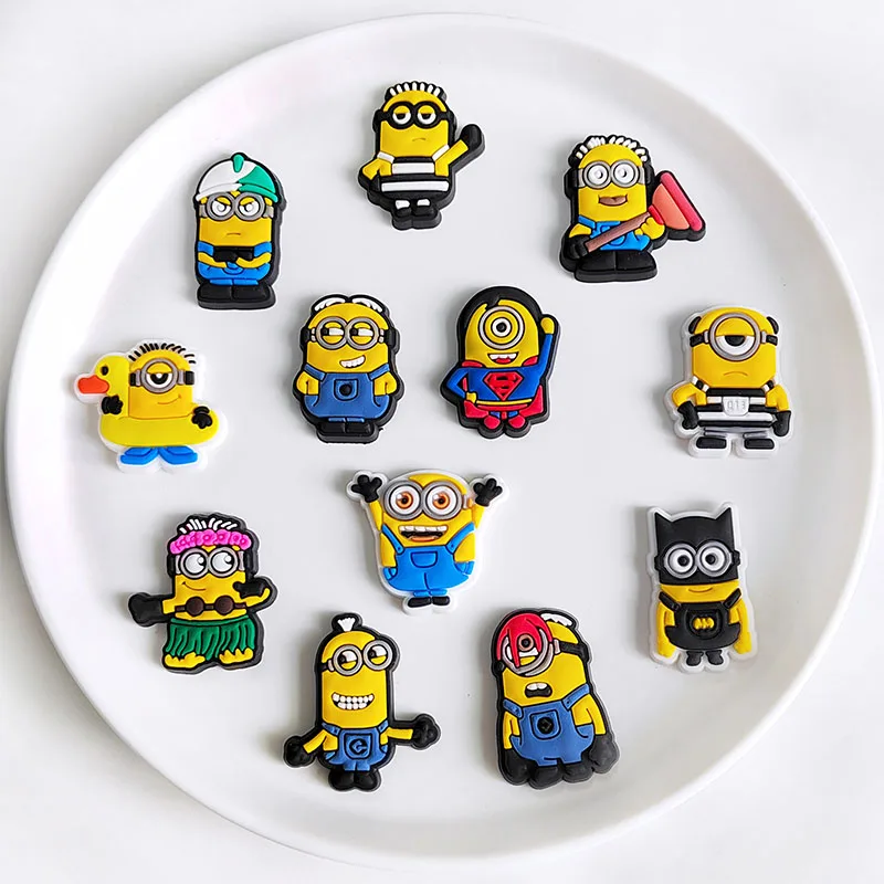 Miniso 12 teile/satz Cartoon Despicable Me Schuh Charms PVC Zubehör DIY Schuh Dekoration Für Clogs Sandale Garten Schnalle Kinder Geschenke