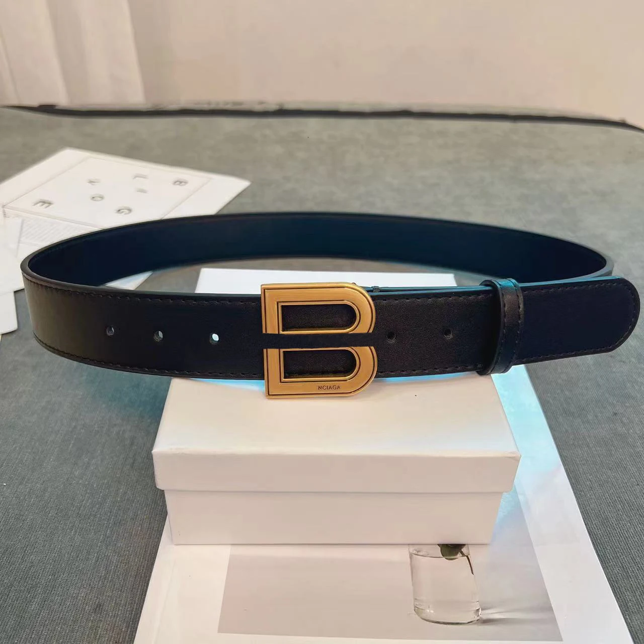 New Fashionable High-end Belt High-Grade Texture Retro Metal B Letter LOGO Design Versatile PU Jeans Unisex Belt