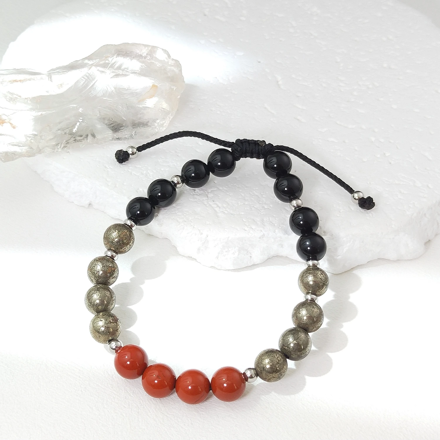 

Lii Ji натуральный камень окрашенный цвет черный агат пирит красная яшма 8 мм регулируемый браслет для мужских ювелирных изделий 20-27 см