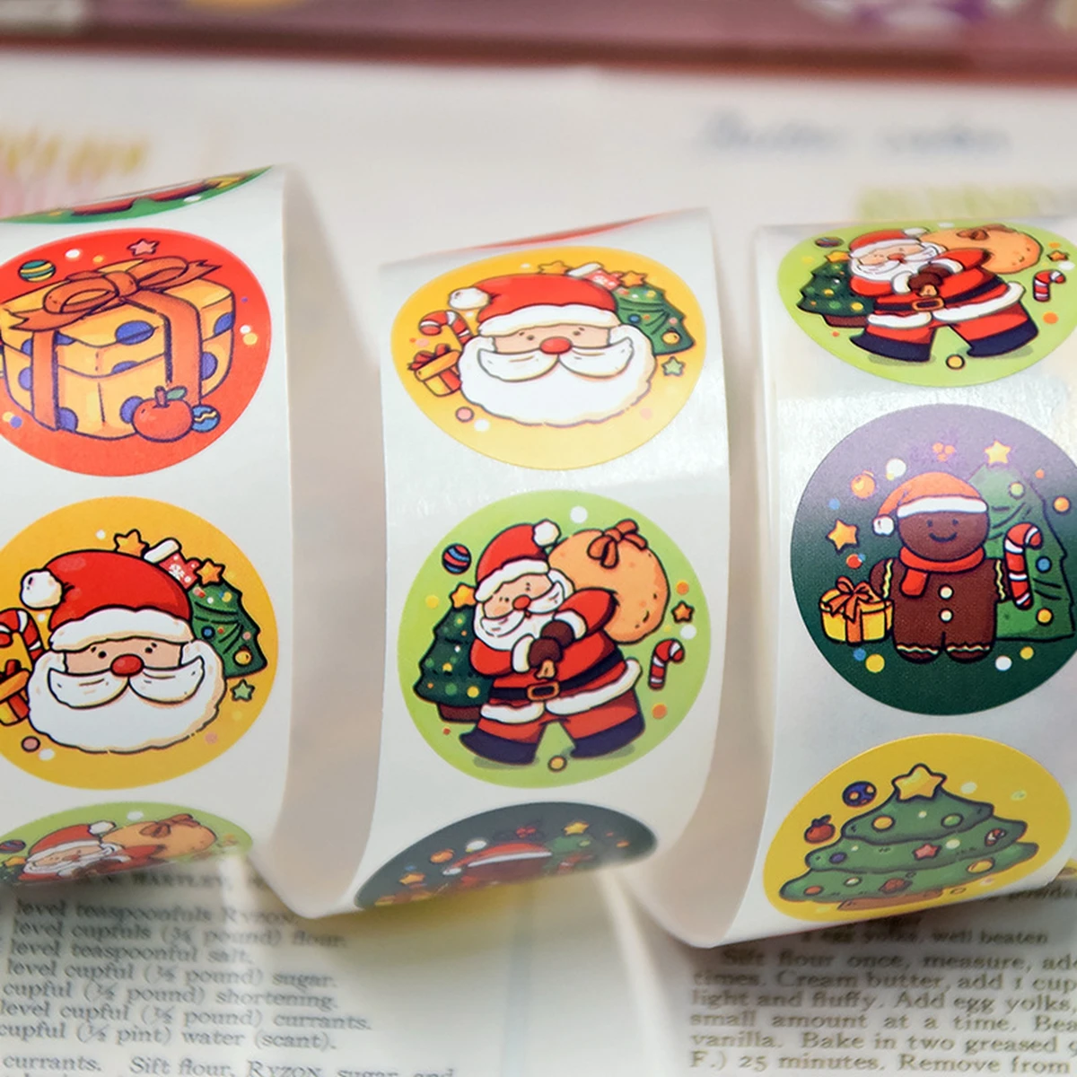 100-500pcs Merry Christmas Stickers Round stickers Christmas Tag for Envelope Sealing Gift Decor Shop Product Packaging Stickers