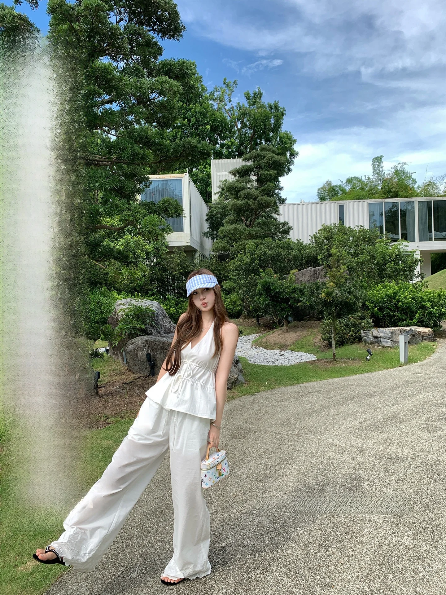 

Комплект из двух предметов: штаны-брюки и жилет с вышивкой и кружевной отделкой, цвет белый ледяной нефрит, коллекция Bankelili Chestnut