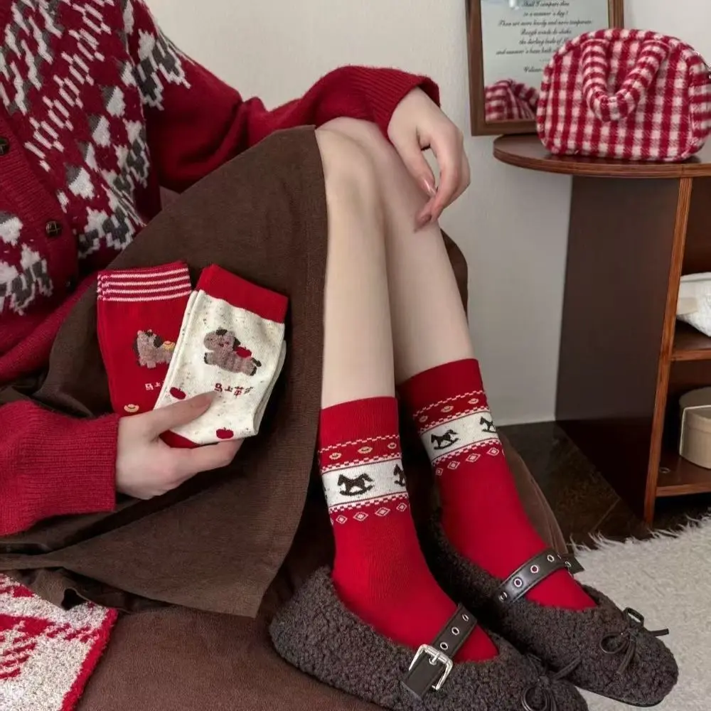 

Дышащие красные носки с рюшами и лошадью, хлопковые носки с героями мультфильмов, весенние праздничные носки 2026, осенне-зимние чулочно-носочные изделия, новогодние красные носки, уличная одежда