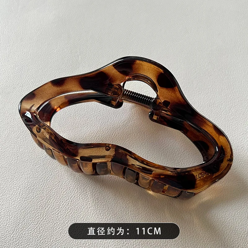 Рисунок 5 - Женские нерегулярные полые заколки для волос с когтями