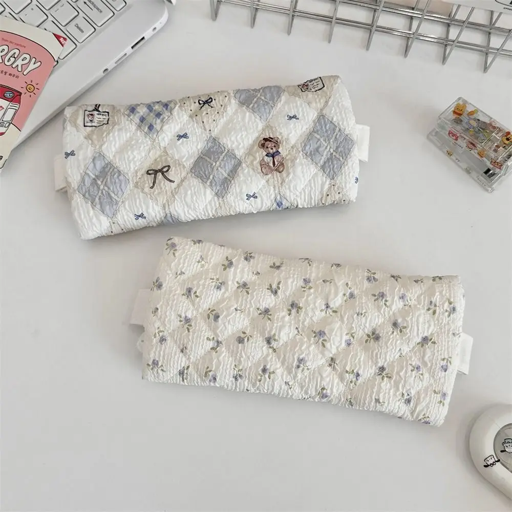 Fresh Lace Pencil Pouch Large Capacity Cosmetic Bag Flower Pattern Pen Case Makeup Bag Cartoon Stationery Storage Bag