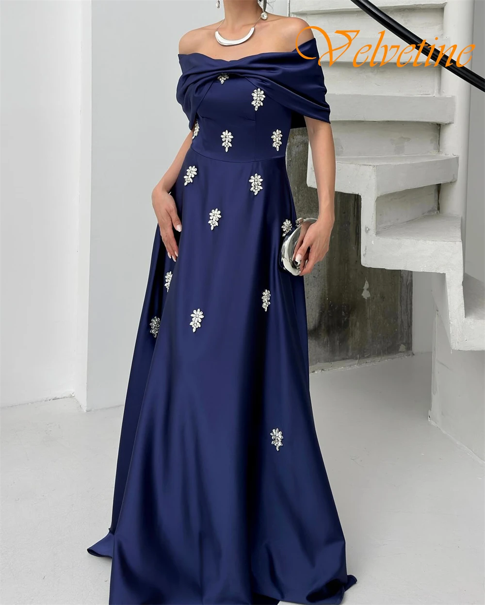

Customized Elegant Satin Crystal Evening Dress Exquisite Boat Neck Prom Dresses Delicate Sweep Train Special Occasion Gowns