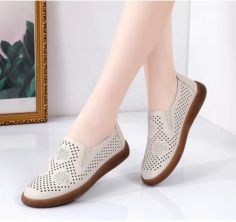 New Women Casual Shoes Summer Hollow Out Loafers Fashion Breathable Ladies Flat Shoes Female Designer Sneakers Slip-on Moccasins