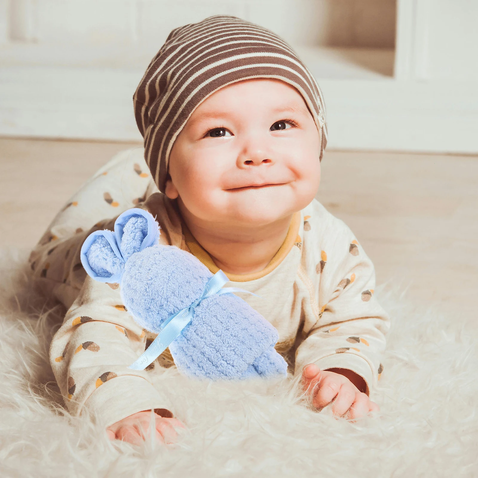 

4Pcs Cute Bunny Shaped Towel Gifts High Quality Thick Soft Cartoon Washcloths Perfect Easter Party Bathroom Home Gift Pack