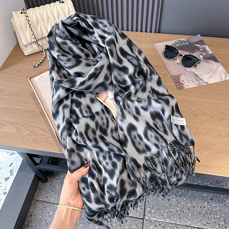 New 2024 Women Scarf Luxury Autumn Winter Warm Vintage Leopard print Scarve Pashmina Mujer Femme Foulard Bufanda