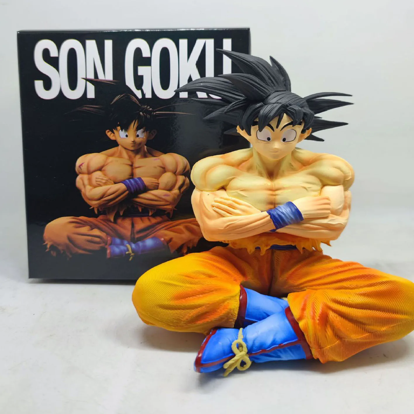Anime Dragon Ball GK Super Saiyan postura sentada Goku figura de acción muñeca estatua modelo decoración de escritorio juguetes regalo