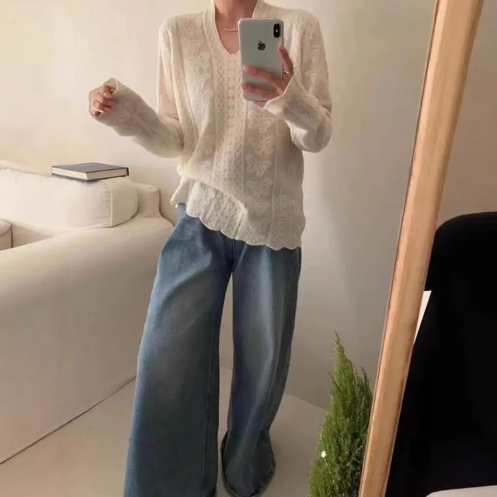 

European Station Early Spring Korean Style Women's V-Neck Butterfly Lace Wool Crochet Knit Pullover Base Top
