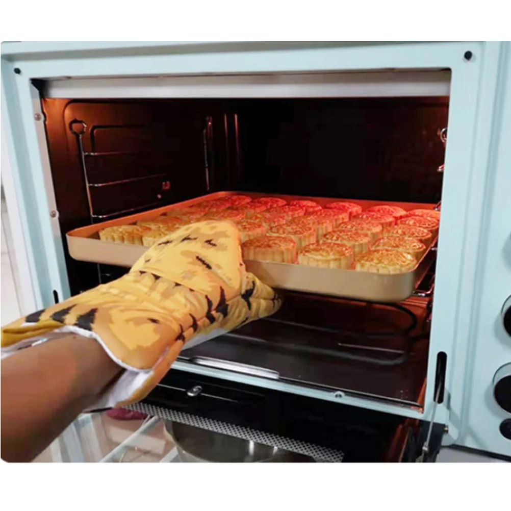 

1Pair Insulated Oven Mitts Yellow Cat Style Kitchen Gloves Thermal Protective Cooking Bake Glove for Home Use