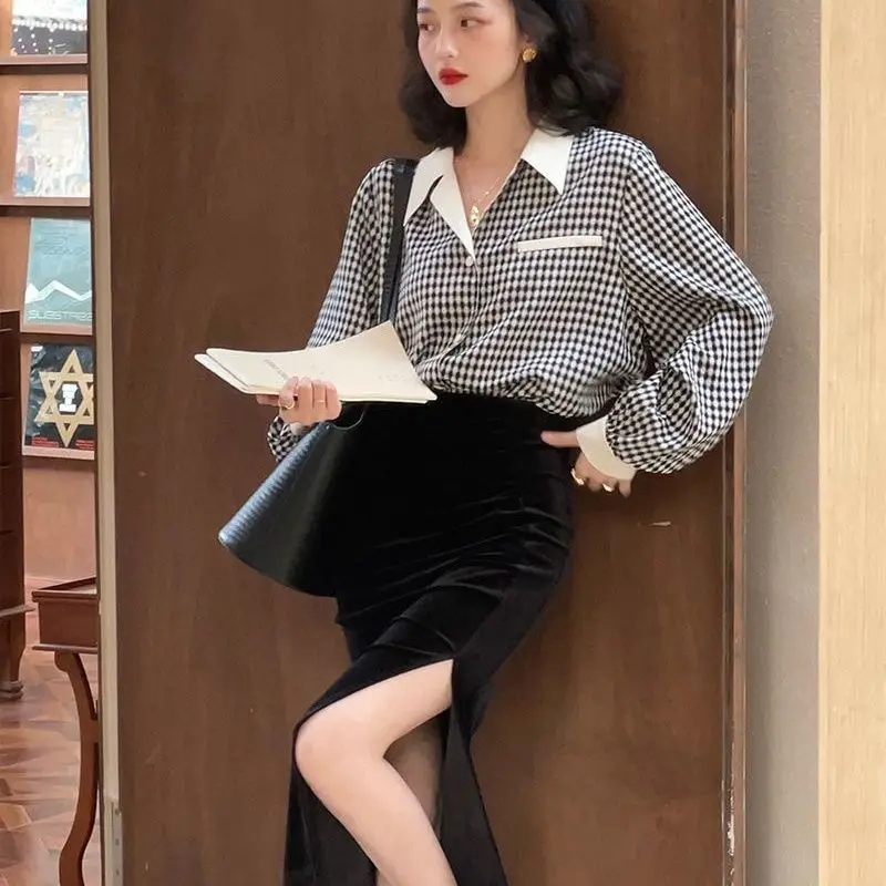 Black White Office Lady Temperament Women\'s Clothing 2024 Fashion Long Sleeve Tops Ladies Trend V-neck Shirts Vintage Blouses