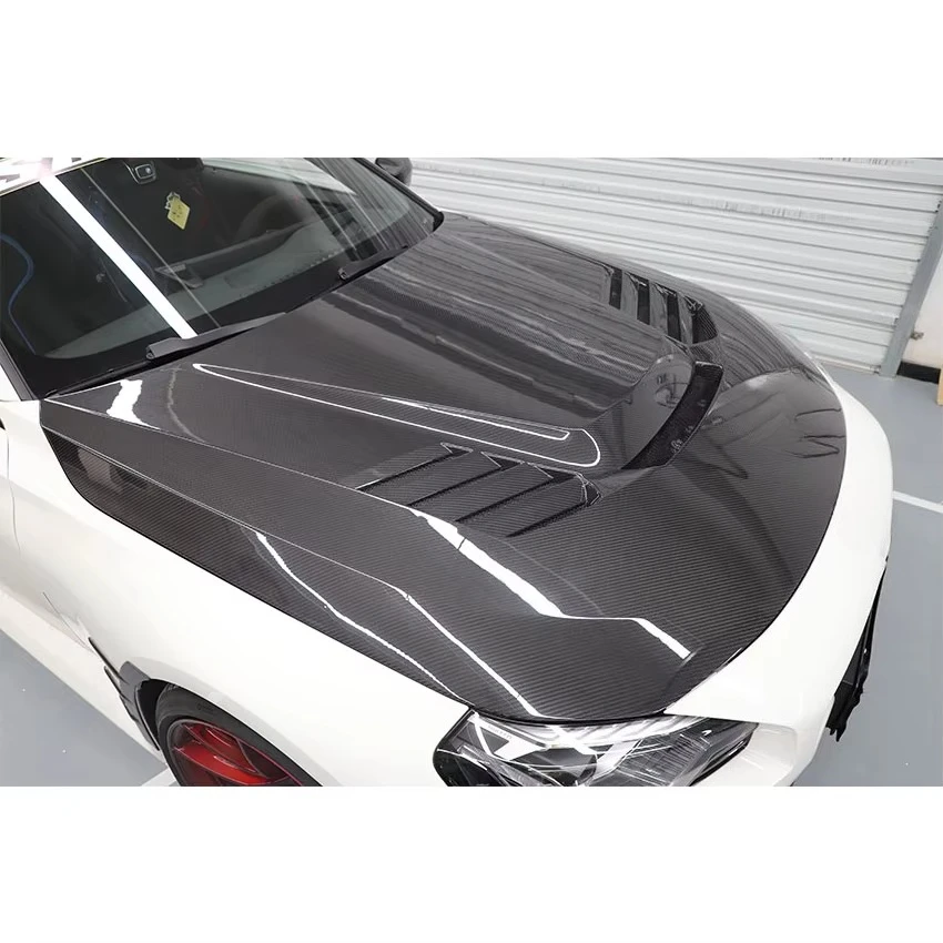Upgrade Car Parts V Style Dry Carbon Fiber Bonnet Hood for BMW G87 M2 Car Body Kit