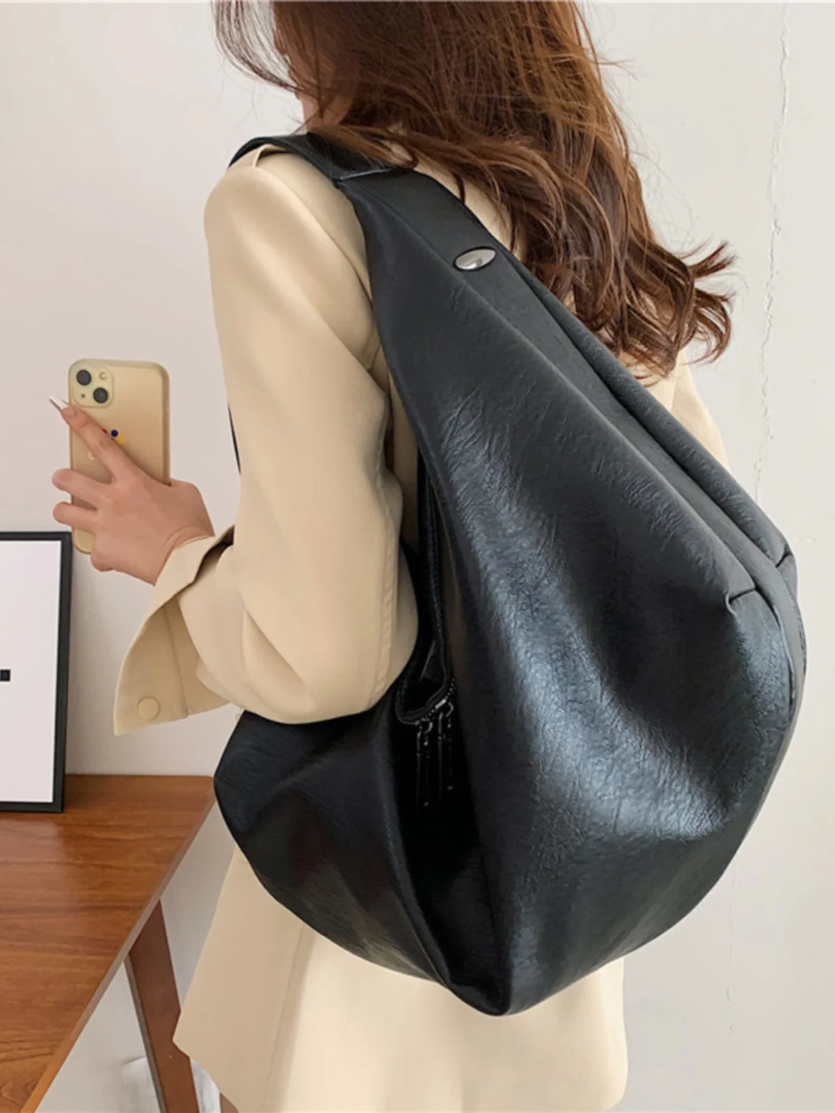 

2024 Japanese And Korean Fashion High-end Sense Large Capacity Tote Bag Simple Casual Versatile Shoulder Bag For Women Trendy