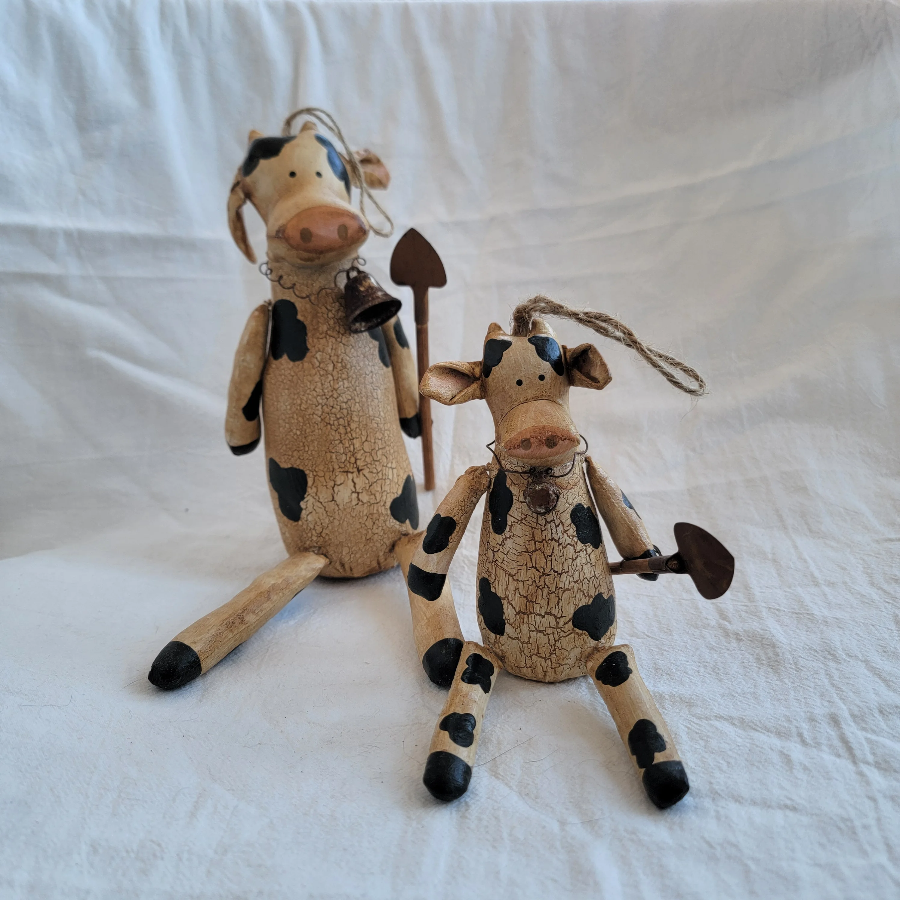 Vintage Rustic Mother & Baby Cow Figurines - Distressed Crackle Farmhouse Animal Decor