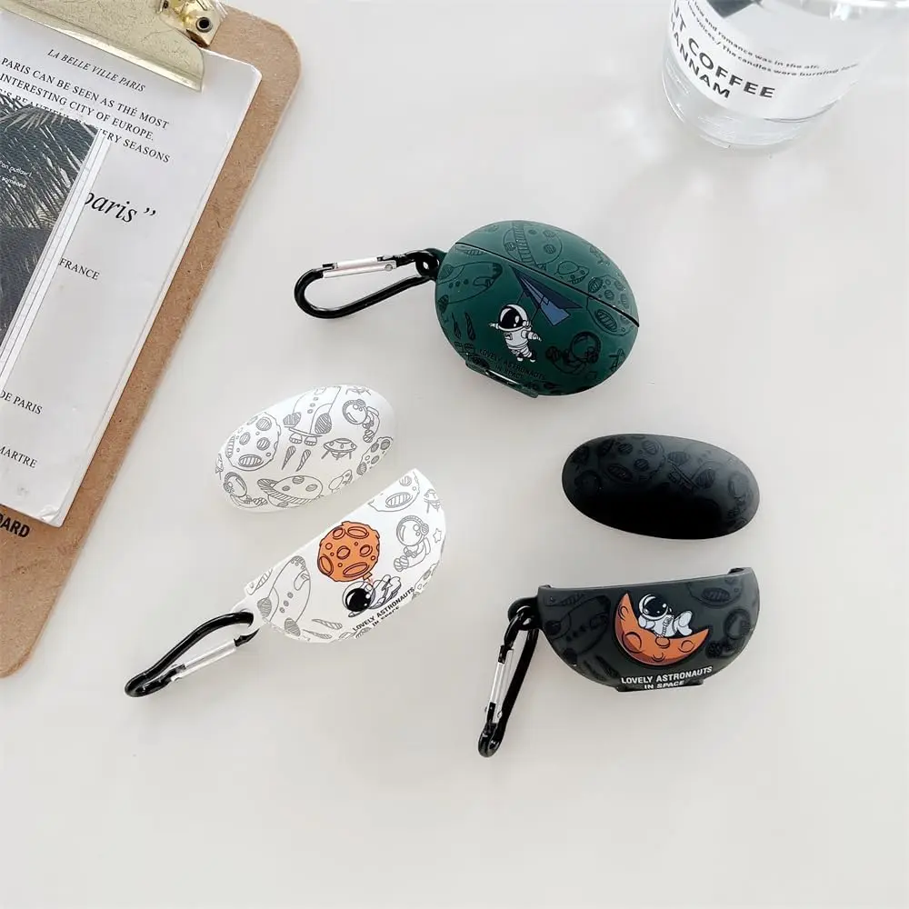 حافظة سماعة الرأس لهاتف Huawei Freebuds 6i (إصدار 2024)، غطاء لرااد الفضاء الكرتونية اللطيفة لرجل الفضاء الكريستالي مع خطاف