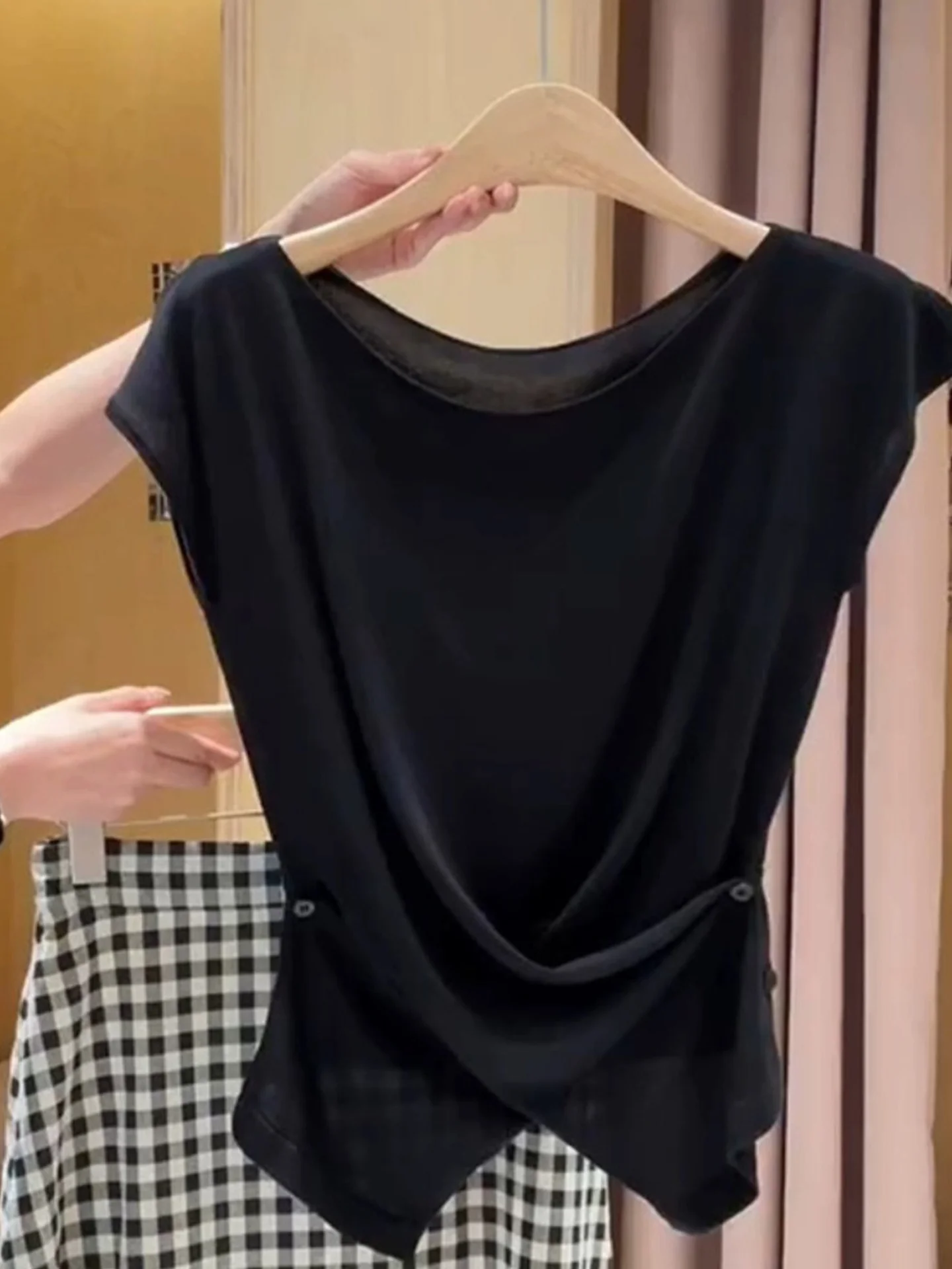 

Summer 2026 Skin-friendly Soft Silk Knitted Top Trendy Cross Design Versatile Comfortable Korean Style Straight Cut Silk Blouse