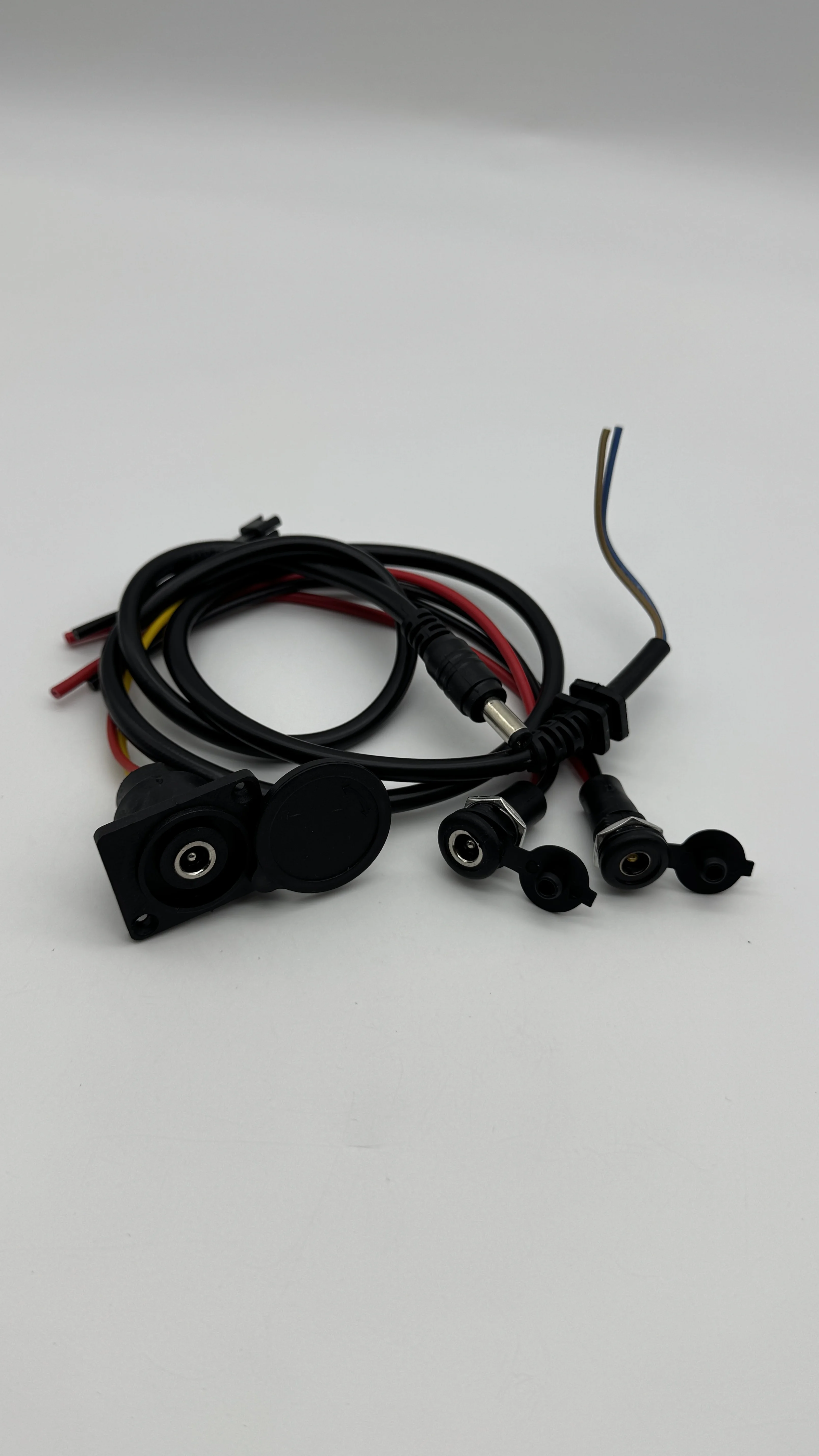 

Electric Bicycle Charging Head 36V/48V Lithium Battery Output Line Round Male and Female Base DC2.1 / 2.5 Charger Plug Socket