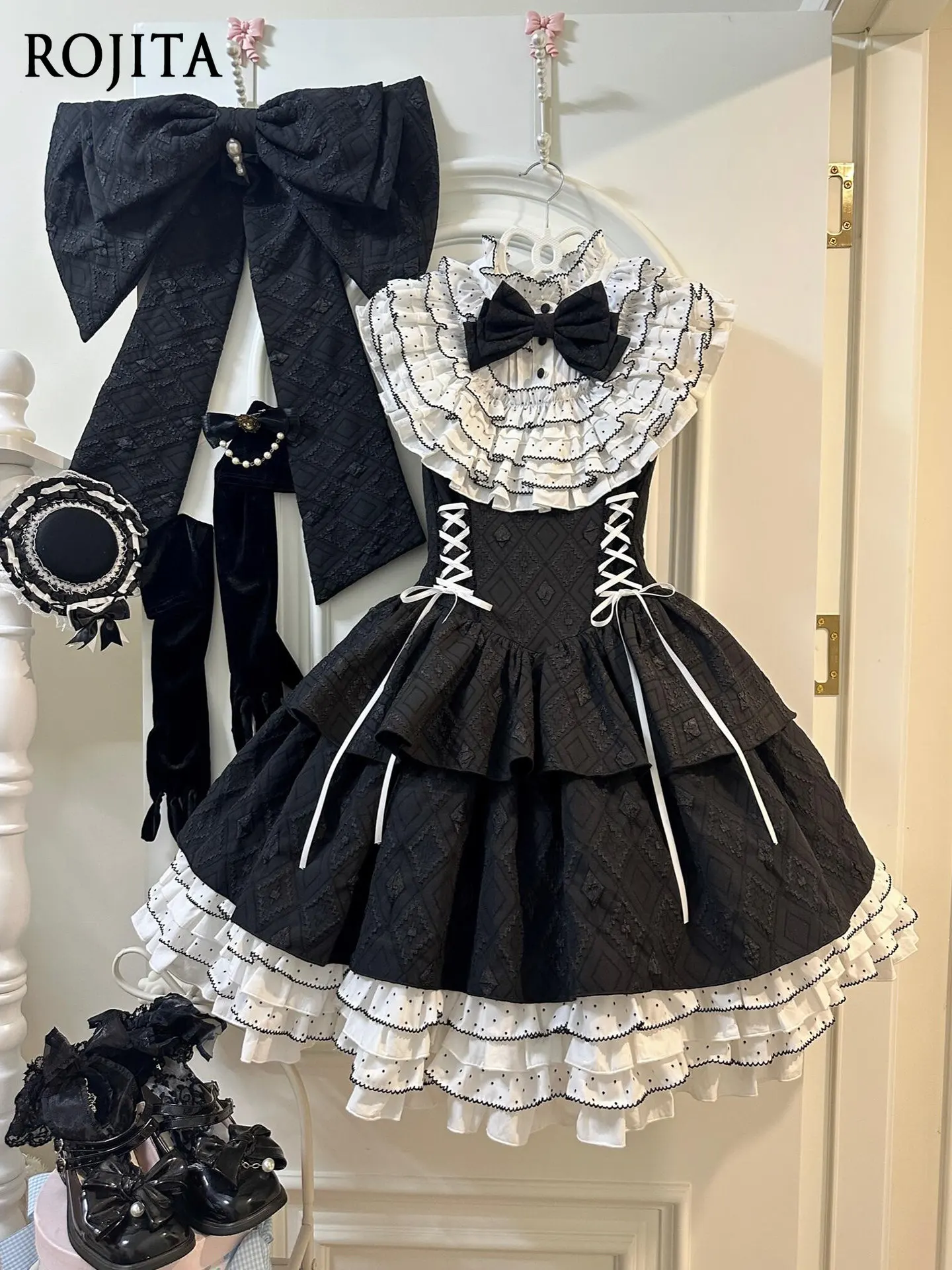 

Gothic Lolita Sleeveless JSK Dress Contrasting Colors Female Lolita Dress Elegant Classic Black Lolita Dress