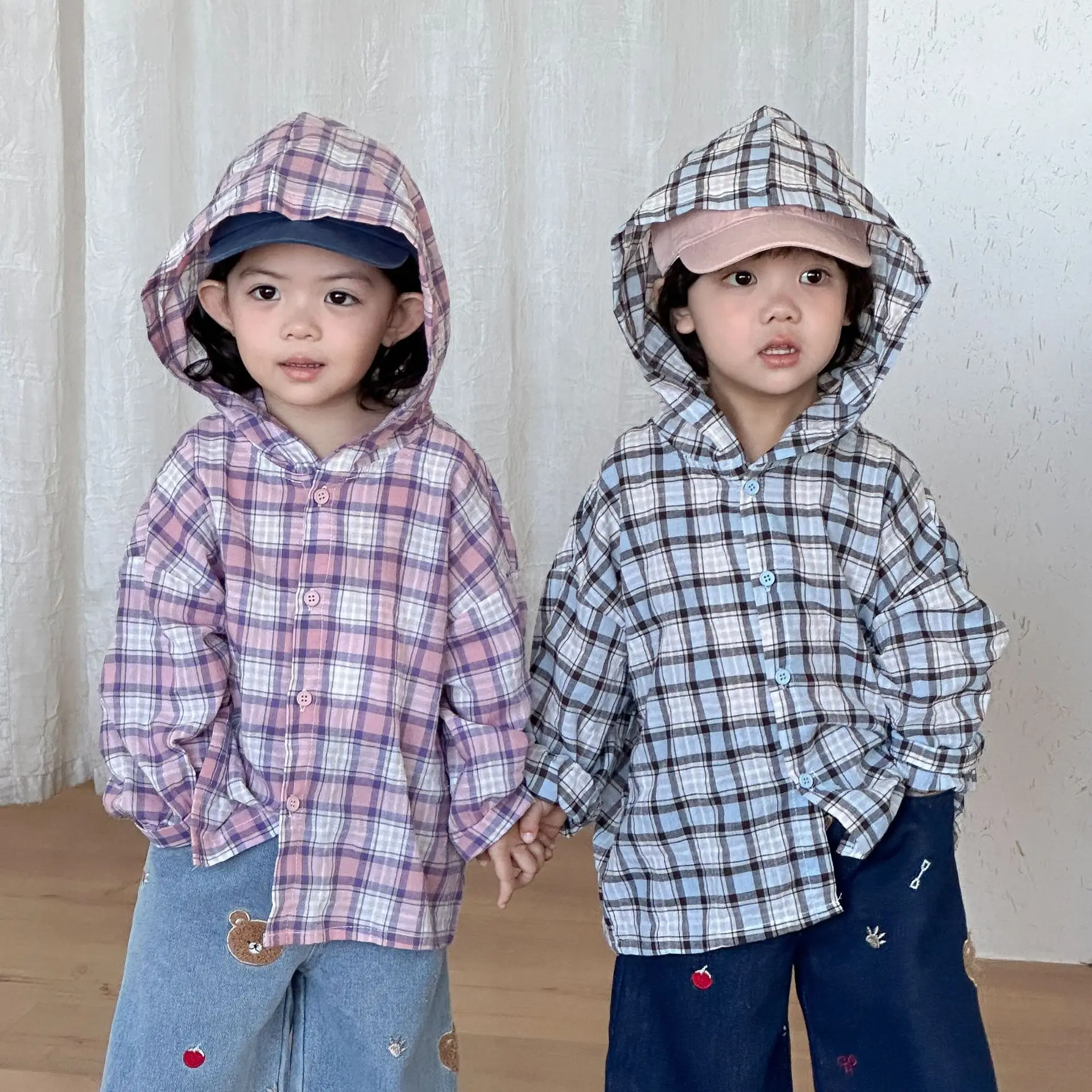 

2026 Spring New Children Long Sleeve Hooded Shirts Girls Plaid Cardigan Sunscreen Coat Baby Boys Cotton Loose Tops Kids Clothes