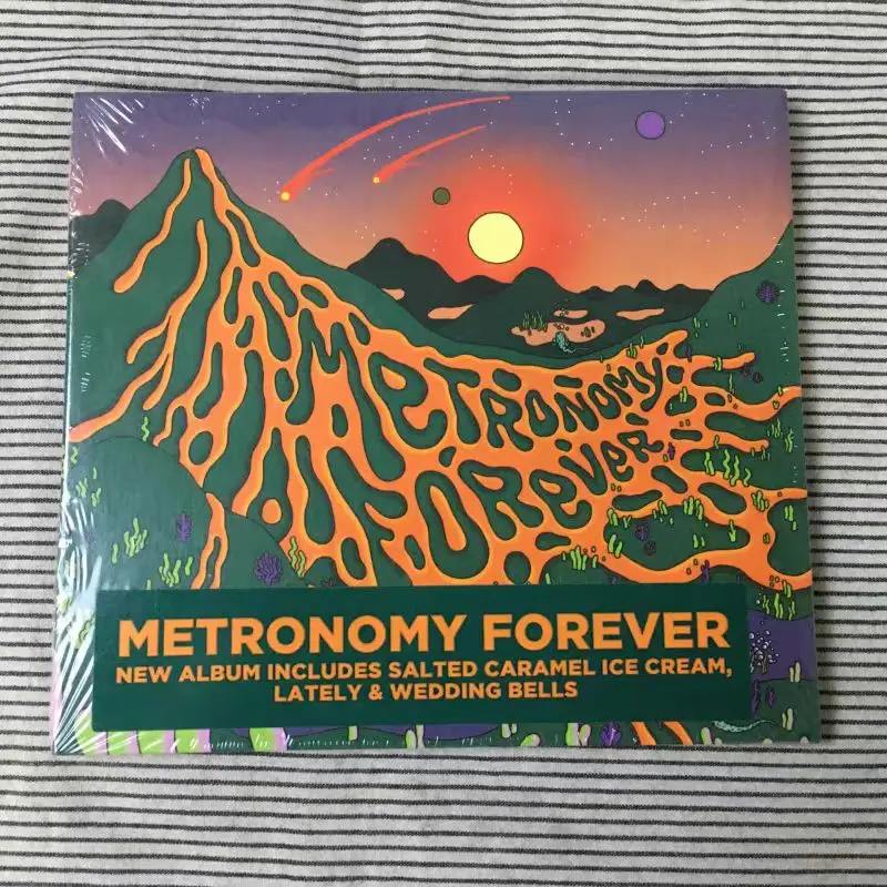 المقرص المضغوط للأبد (2019)، ألبوم الاستوديو السادس من المملكة المتحدة الإلكترونية إيندي بوب الزي المسرع، سبتمبر 27، 2019