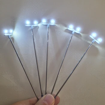 2/5PCS HO 규모 모델 조명 타워 3V 기차 빛 철도 LED 램프 포스트 가로등 건물 풍경 레이아웃 모델 액세서리