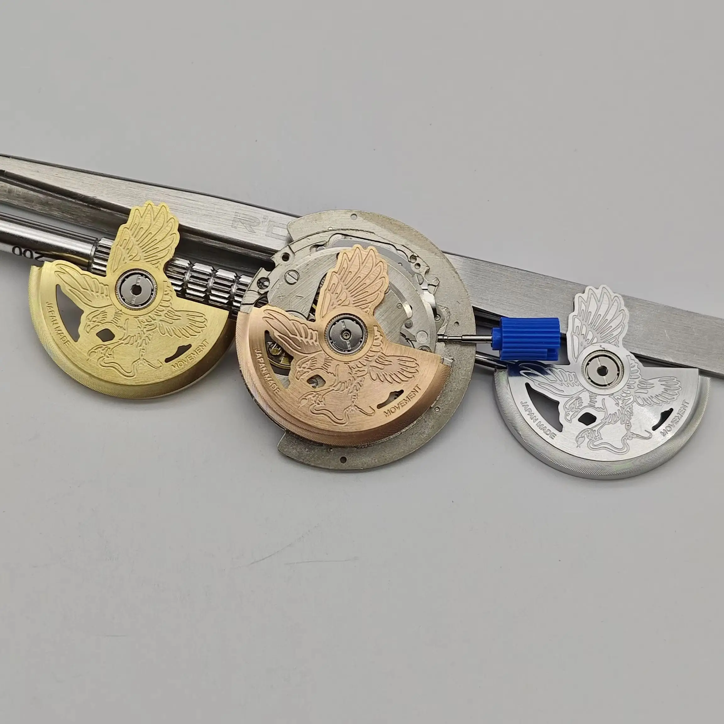 حركة NH35 NH36 الدوار الأوتوماتيكي على شكل "النسر". مناسبة