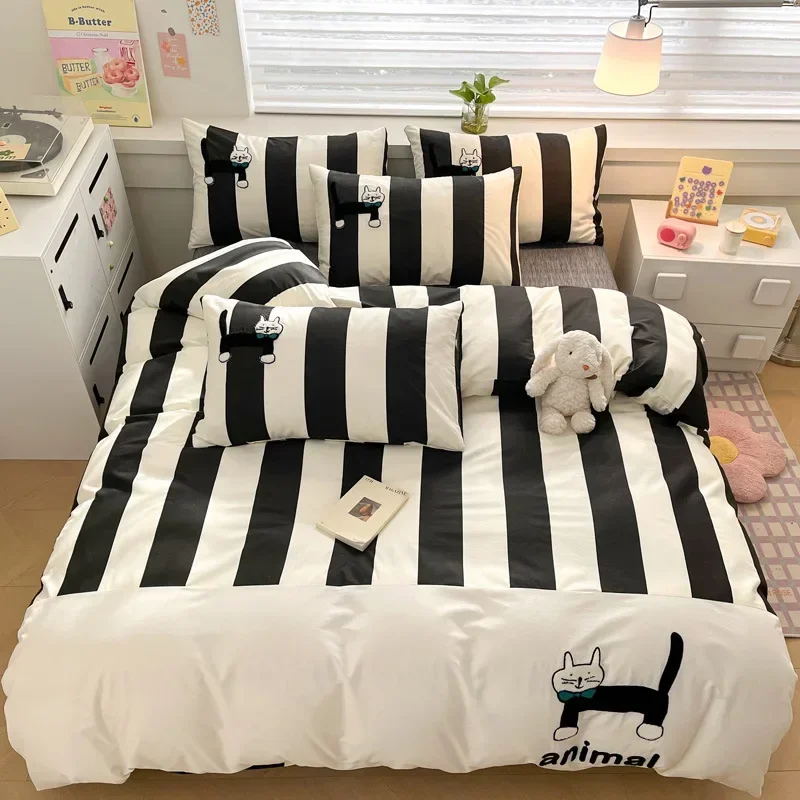 

Bed four-piece set ins Nordic simple black striped men's cotton pure cotton quilt cover dirt-resistant three-piece set
