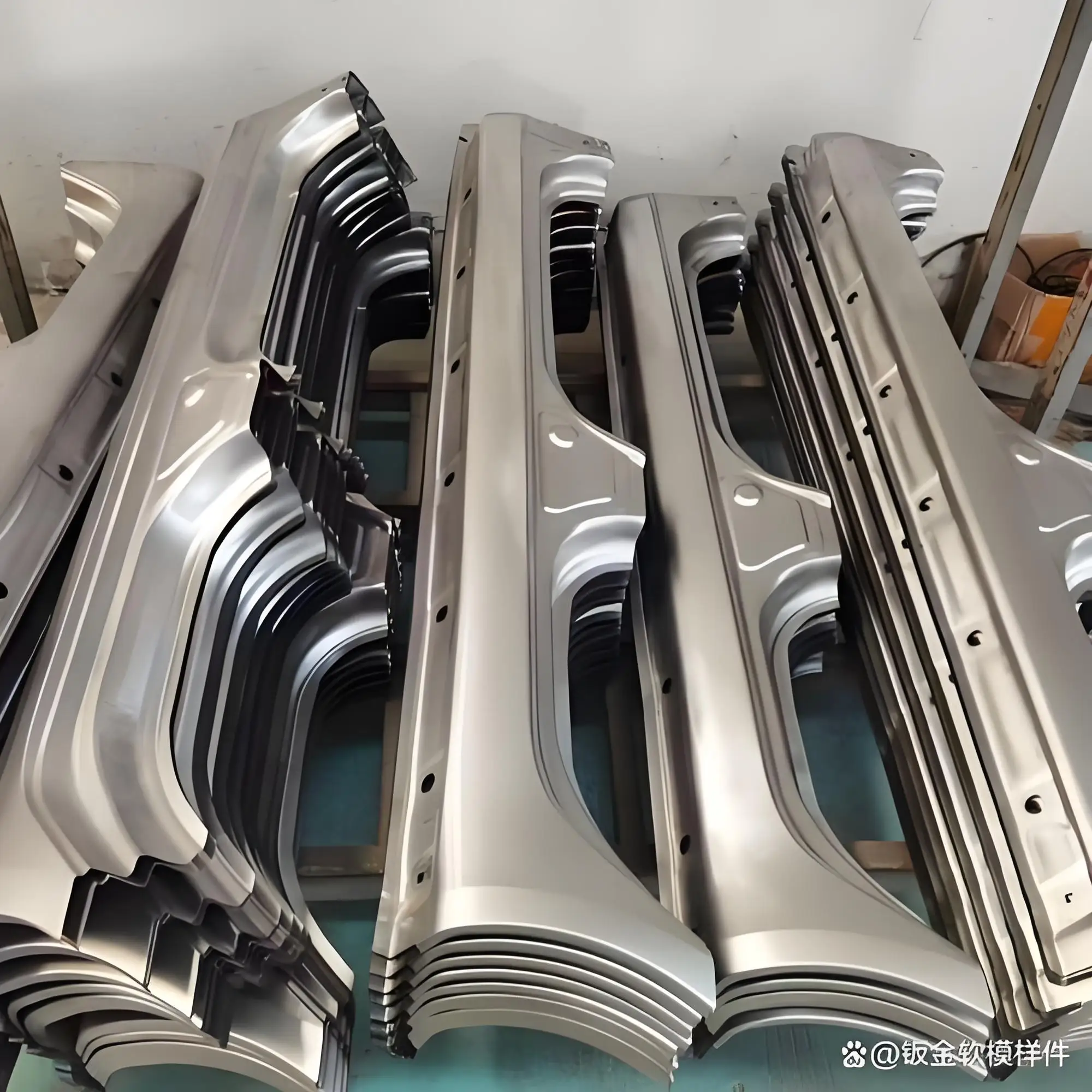 Automotive Heavy Load Sheet Metal Fabrication Car Body Parts Battery Enclosure Engine Shield  Mudguard Protective Cover