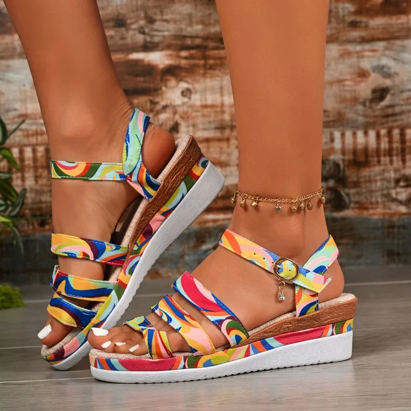 صنادل نسائية صيفية 2025 الأكثر مبيعًا صنادل نسائية خارجية للنساء حذاء كاجوال صندل مطاطي ناعم