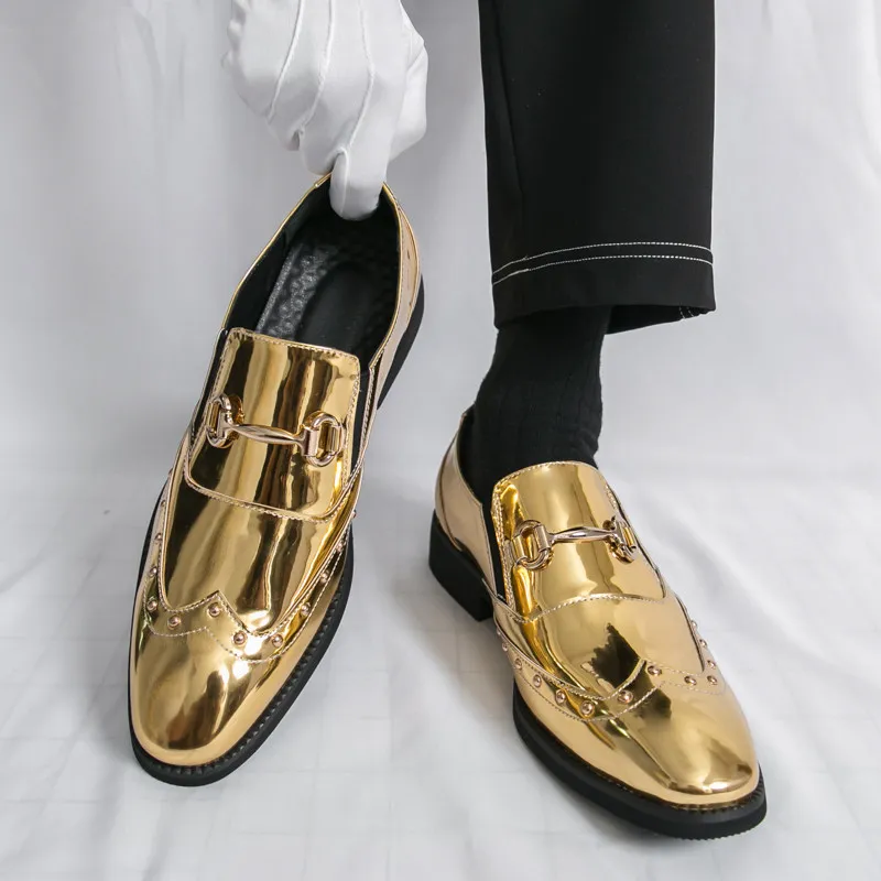 New Patent Leather Dress Shoes Man Stylish Rivet Social Shoe Male Golden Wedding Formal Shoes for Men zapatos de vestir hombre