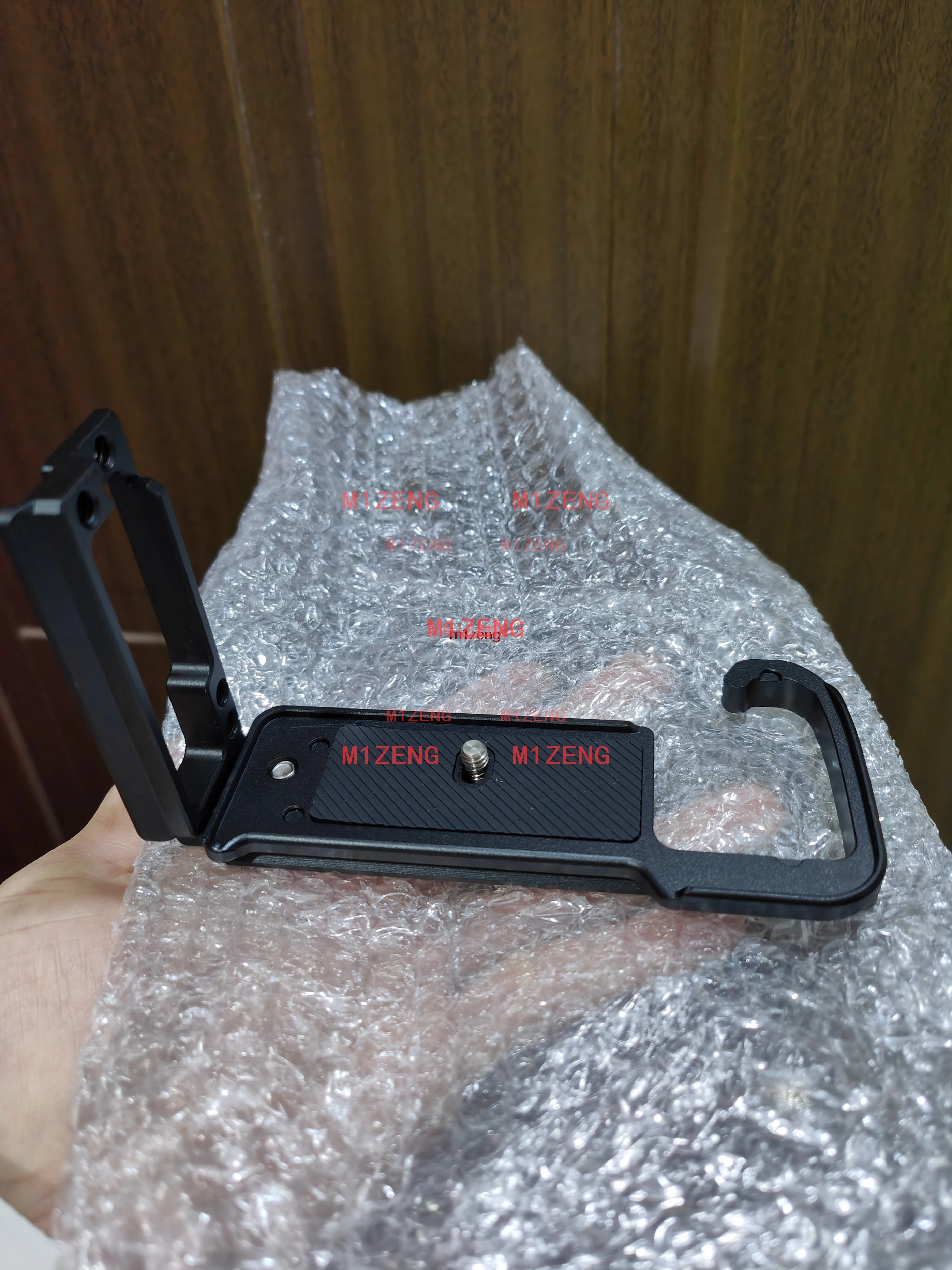A7R5 stretchable Extended Adjustable Quick Release L Plate/Bracket hand Grip bracket for Sony A7RV camera tripod Arca Swiss