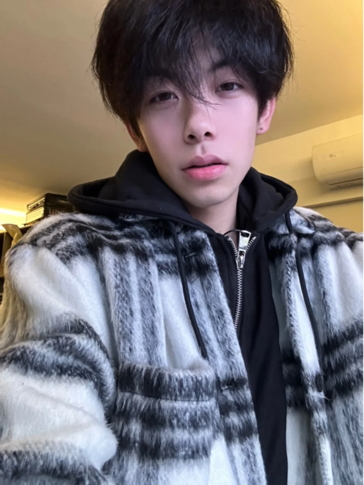 

Thiened Woolen Plaid Hooded Jaet Small Fraance Sle Men's Autumn Winter Faion Brand Casual Loose Fit Polyester Fiber