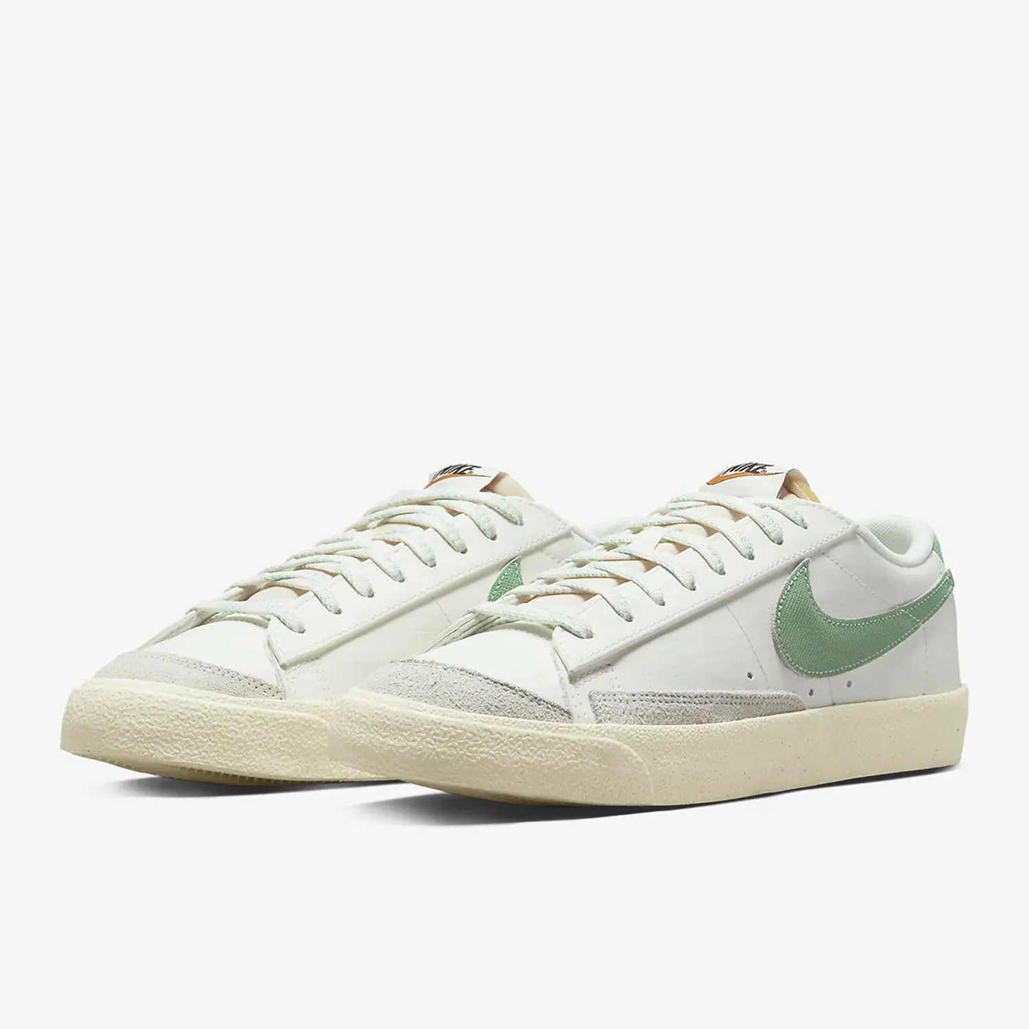 

Nike Authentic Seasonal New Blazer Men's Fashion Sports Sneakers DO9799-100