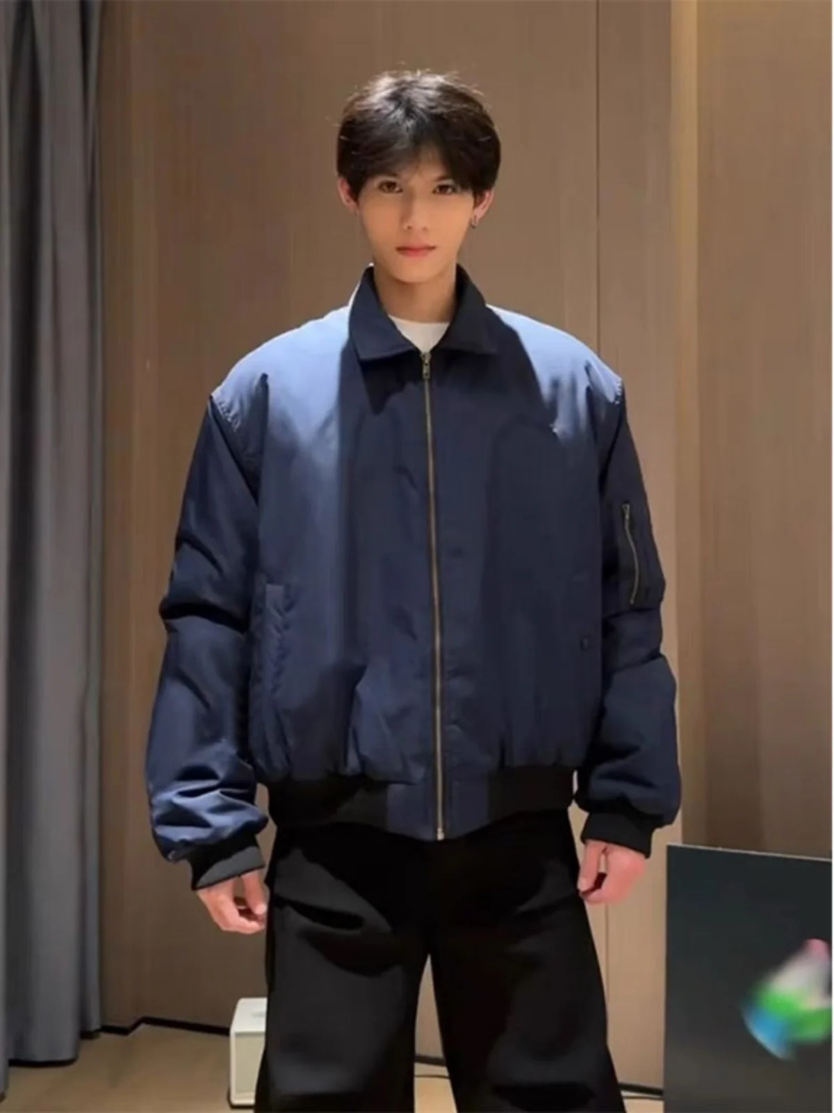 

Утепленная хлопковая куртка-бомбер мужская зимняя, в бейсбольном стиле, свободного кроя, теплая, с длинными рукавами, на молнии