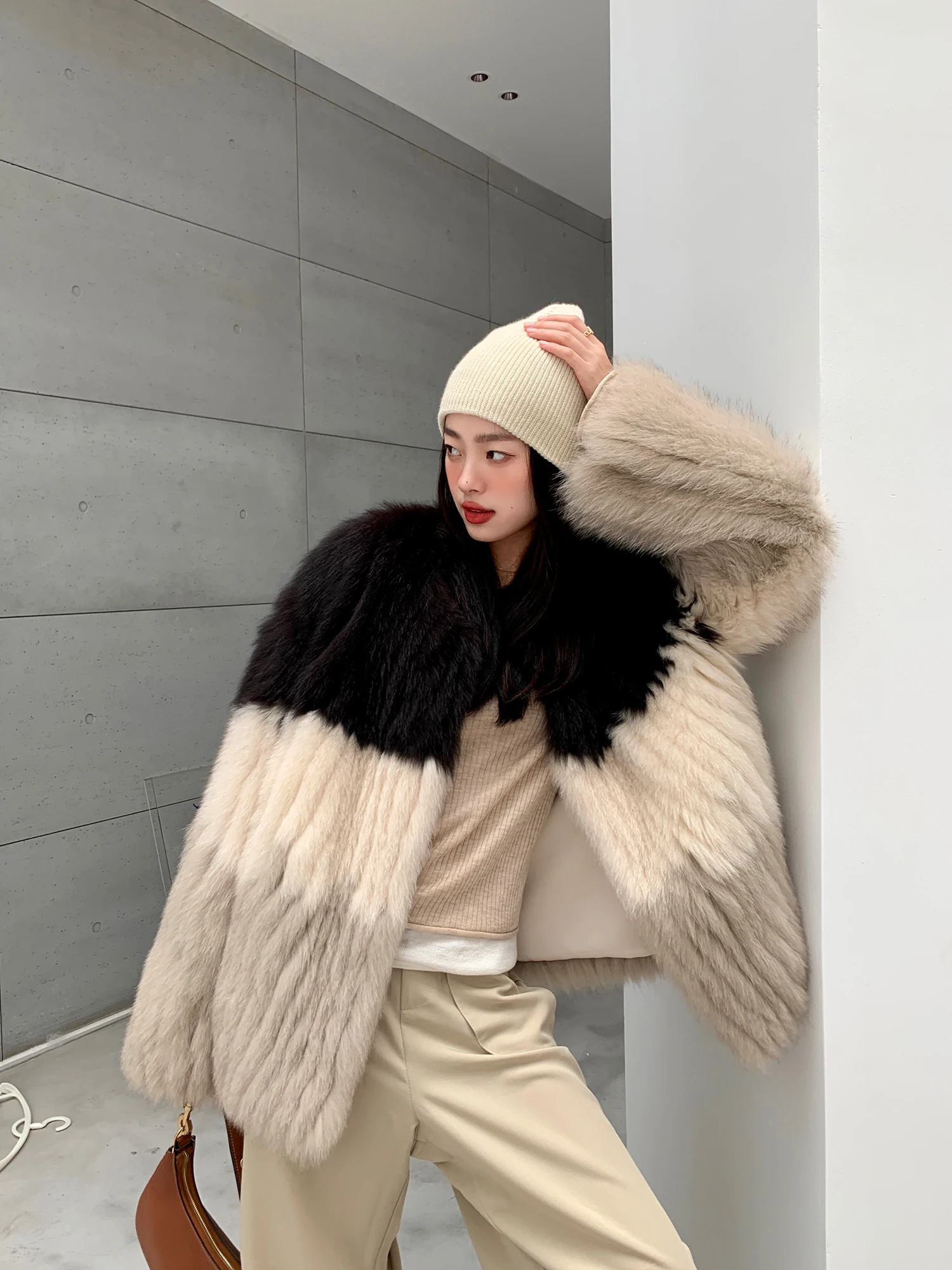 2024 New Real fur, New Fashion patchwork Women's real fox fur Jacket Natural Silver Fox Fur Coat Outwear wholesale HF12