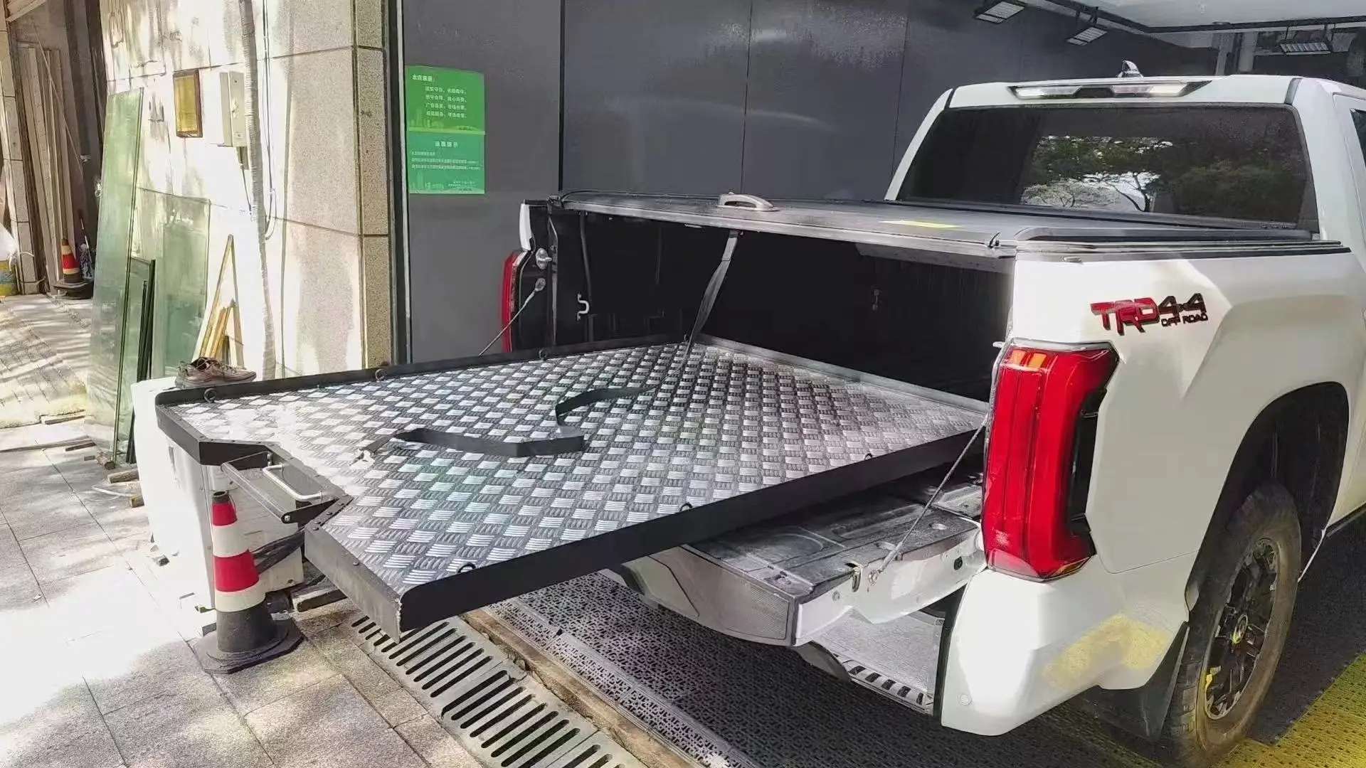 

CoolCar CoolCar KOSTA Заднее ковш Пикап Двухтактный лоток Внешние аксессуары с дизайном нескольких лотков