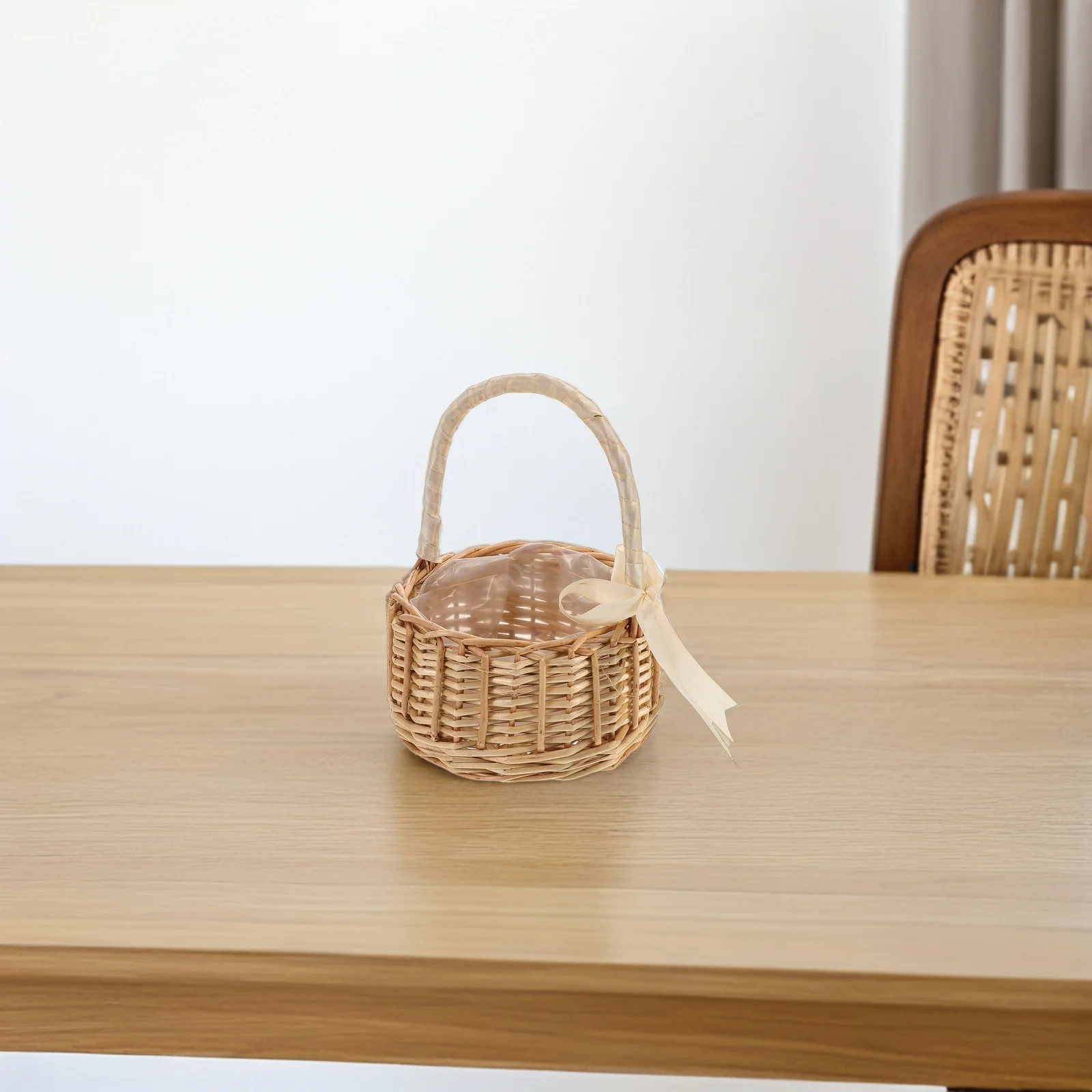 Mały wiklinowy koszyk na kwiaty, ręcznie pleciony mini koszyk z wierzby do dekoracji weselnych, rekwizyt fotograficzny, lekki okrągły koszyk rattanowy do przechowywania.