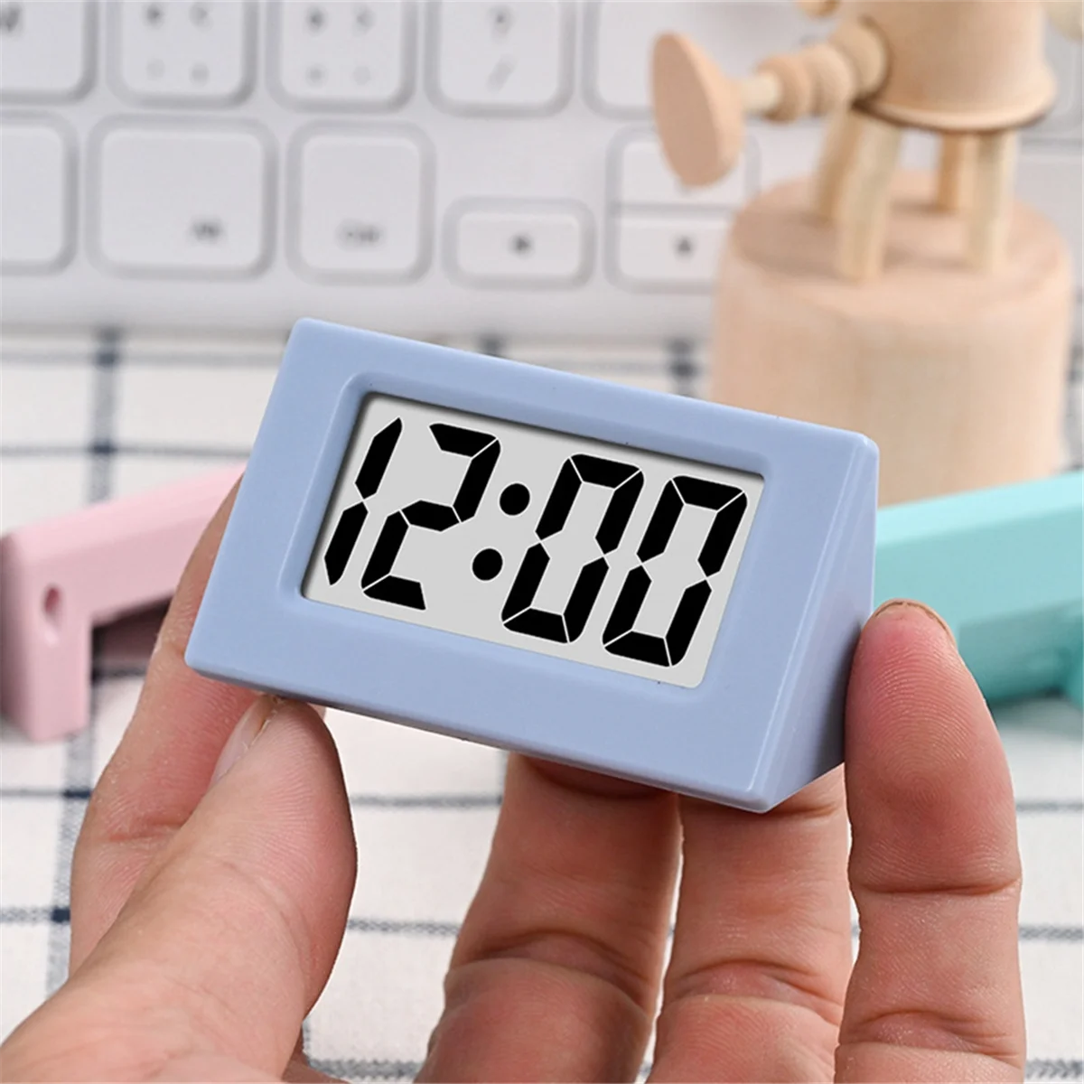 Mini Desktop Clock com Triângulo LED Screen, Alarme Digital Lectronic, Decoração Rosa para Casa, Mesa de escritório, Quarto