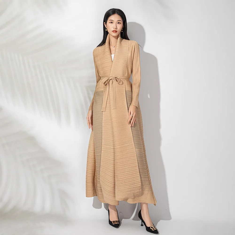 

Miyake Pleated Coat Jacket Female Autumn and Winter Lengthened Section of The Outer Robe British Style Long Cardigan Outer Cloak