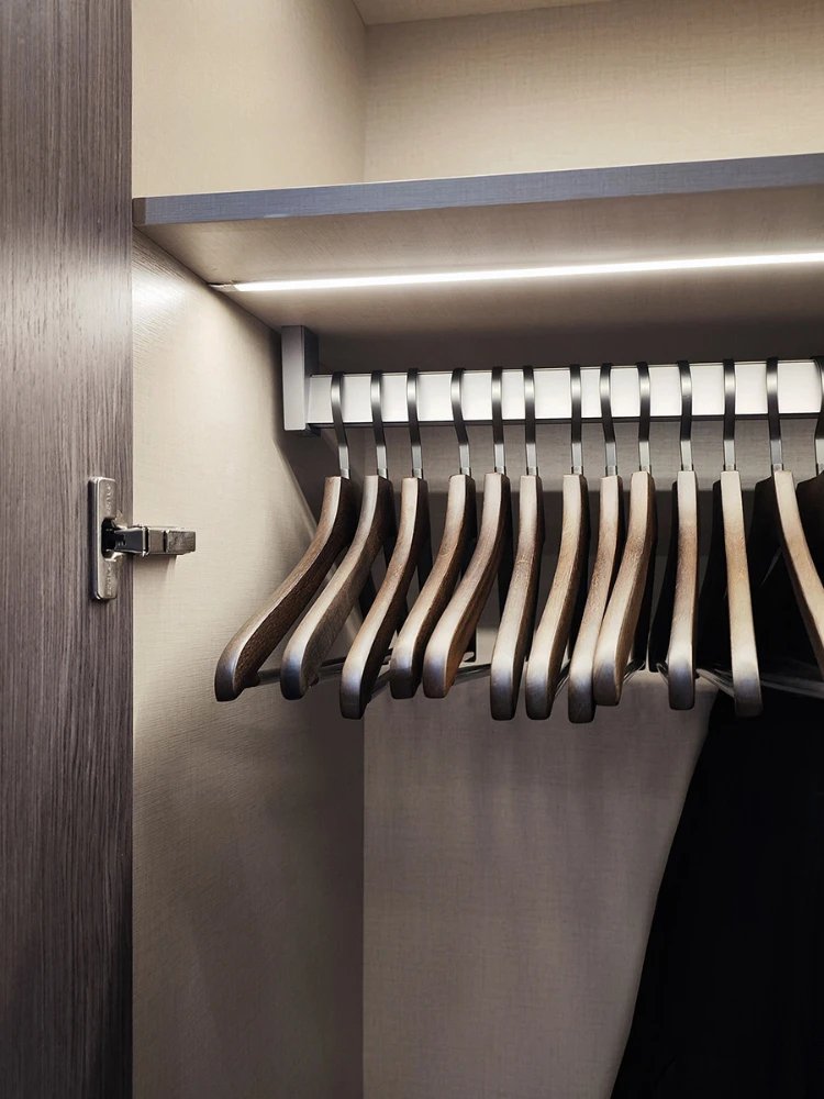 Clothes Hanger Thickened Adult High-End Solid Wood Light Luxury Retro High-End Wardrobe Cloakroom Special Storage Set Gift Box