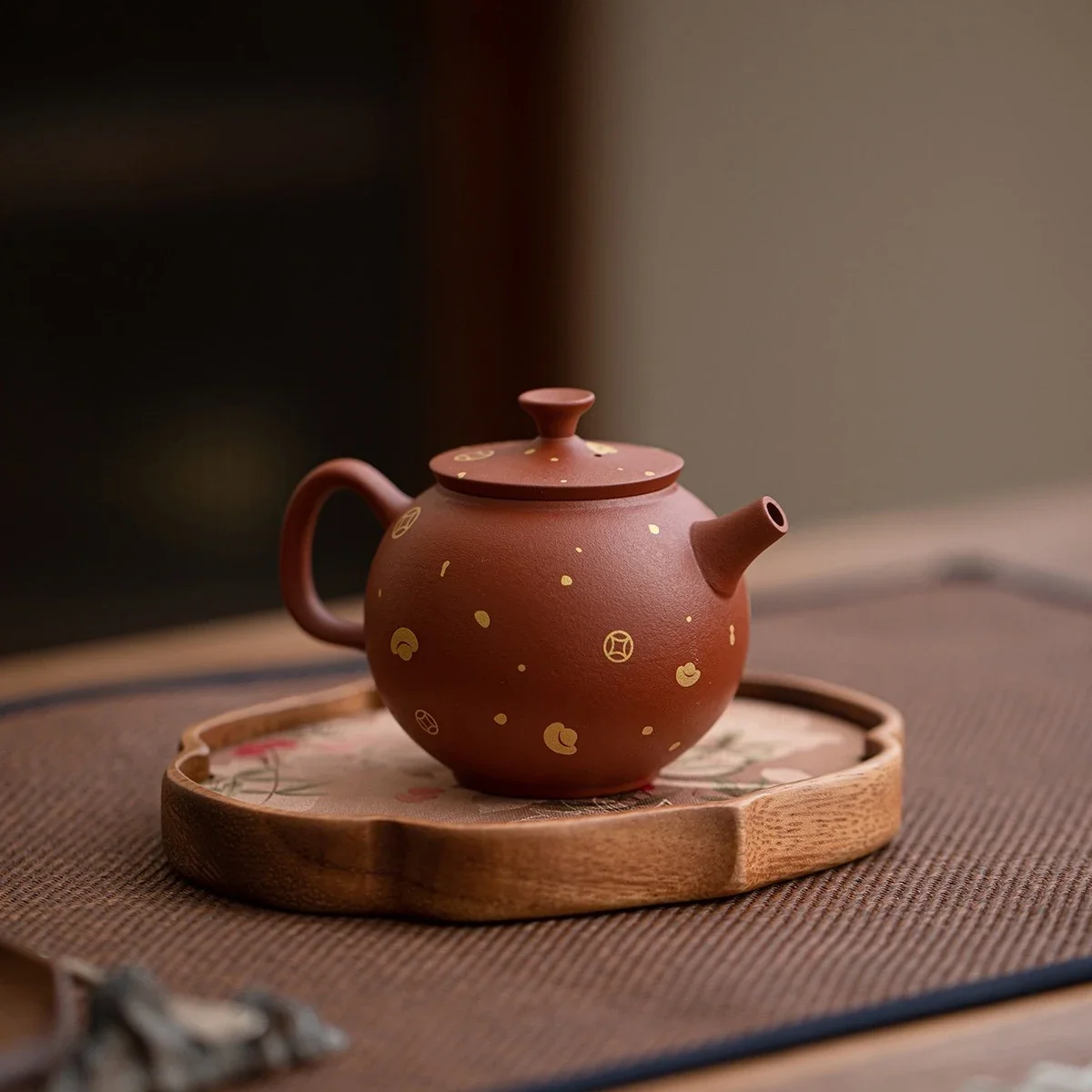 

150ML Chinese Yixing Zisha Pot Handmade Ingot Zisha Pot Zhu Mud with Filter Teapot Kung Fu Tea Set Japanese Apple Pot Collection