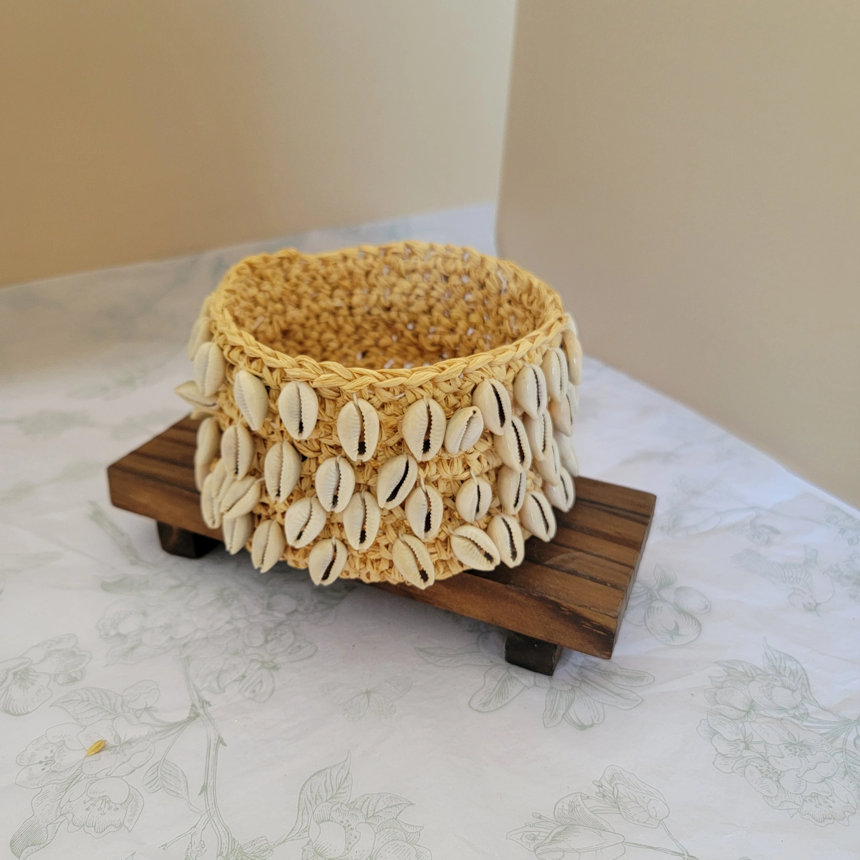 HANDWEAVING AND SHELLS with  CANDLE HOLDER WITH GRASS candle cup RAFFIA CROCHET