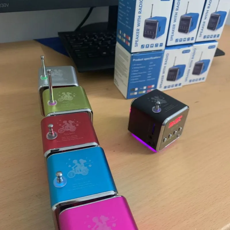 1Pc Portable Radio FM Mini Radio Mini High Bluetooth Portable Voice Suitable for Computer Cell Phone MP3 music