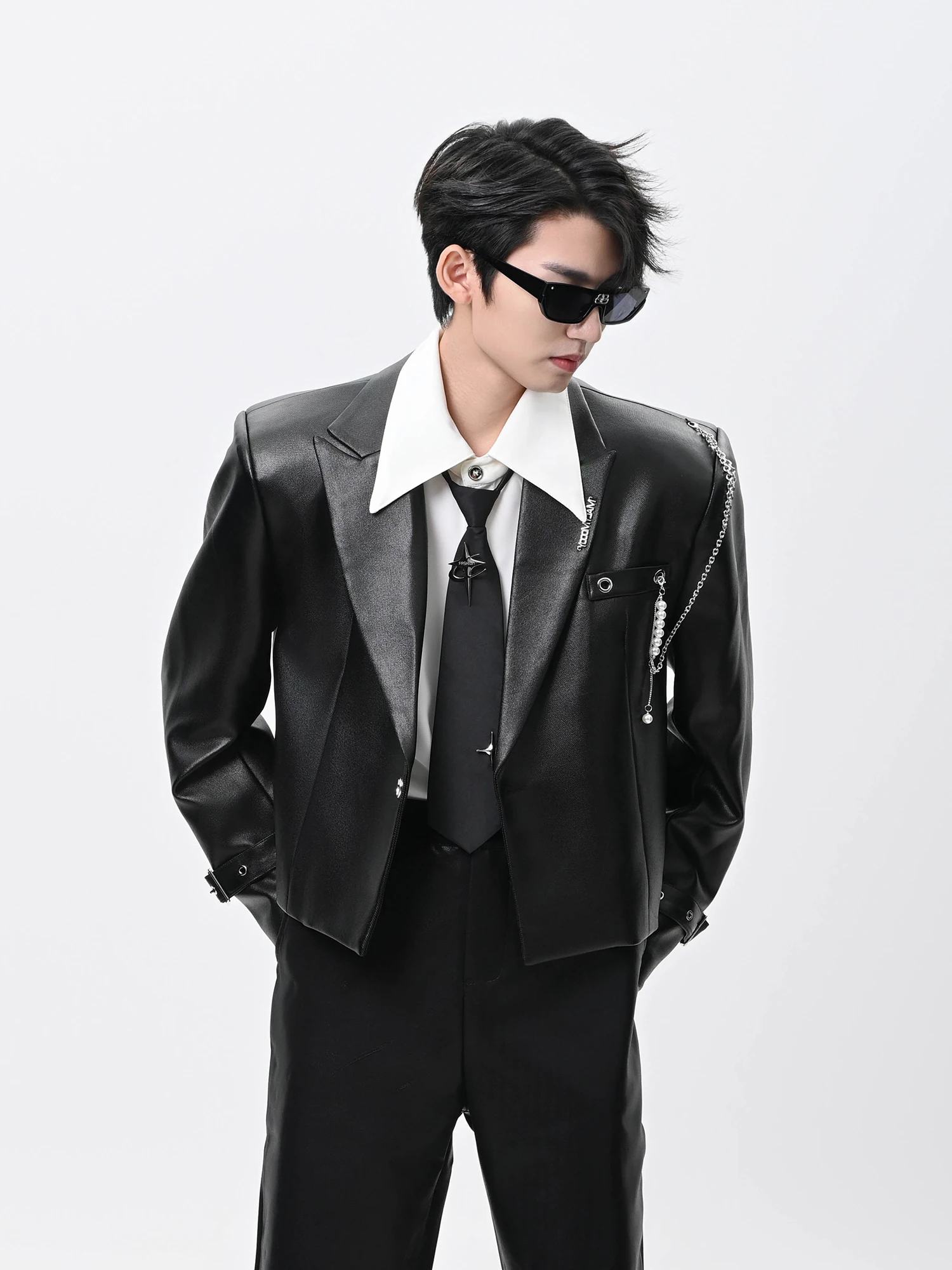 Men's Niche Design Pearl Chain Trendy Versatile Shoulder Padded Jackets Men's Tailored Coats Male Long Sleeve Chic Suit Jackets