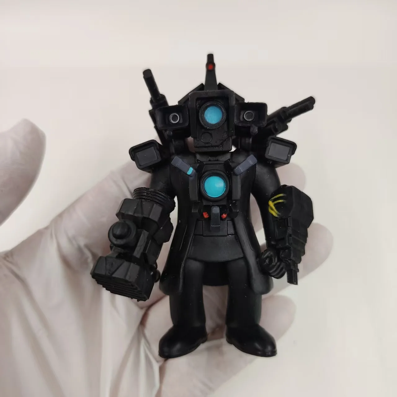 Original Skibidi Toilet Man Spielzeug Monitor Man Titan Speaker Man Titan TV Man PVC Actionfigur Modell Spielzeugsammlung Kinderpuppe Geschenk – Detail 3