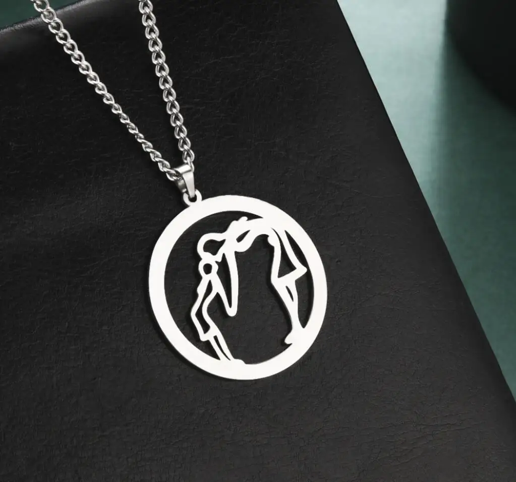 1PC Stainless Steel Necklaces Family Mother Kiss Child Pendant Chain Choker Charm Fashion Necklace For Women Jewelry F1390