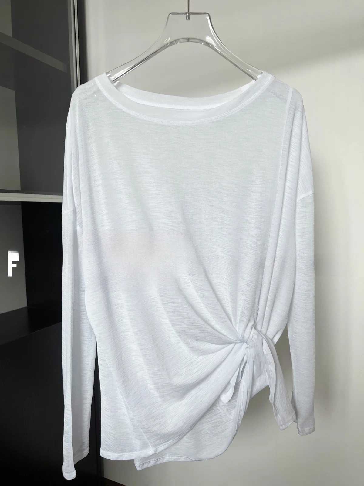 

Легкий женский топ для йоги с длинным рукавом, дышащая спортивная футболка свободного кроя для фитнеса и бега, однотонная, осенняя новинка